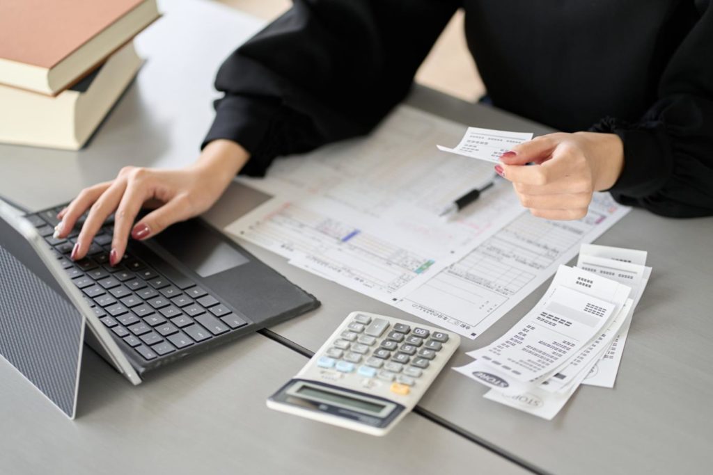 寄付金は経費にできる?