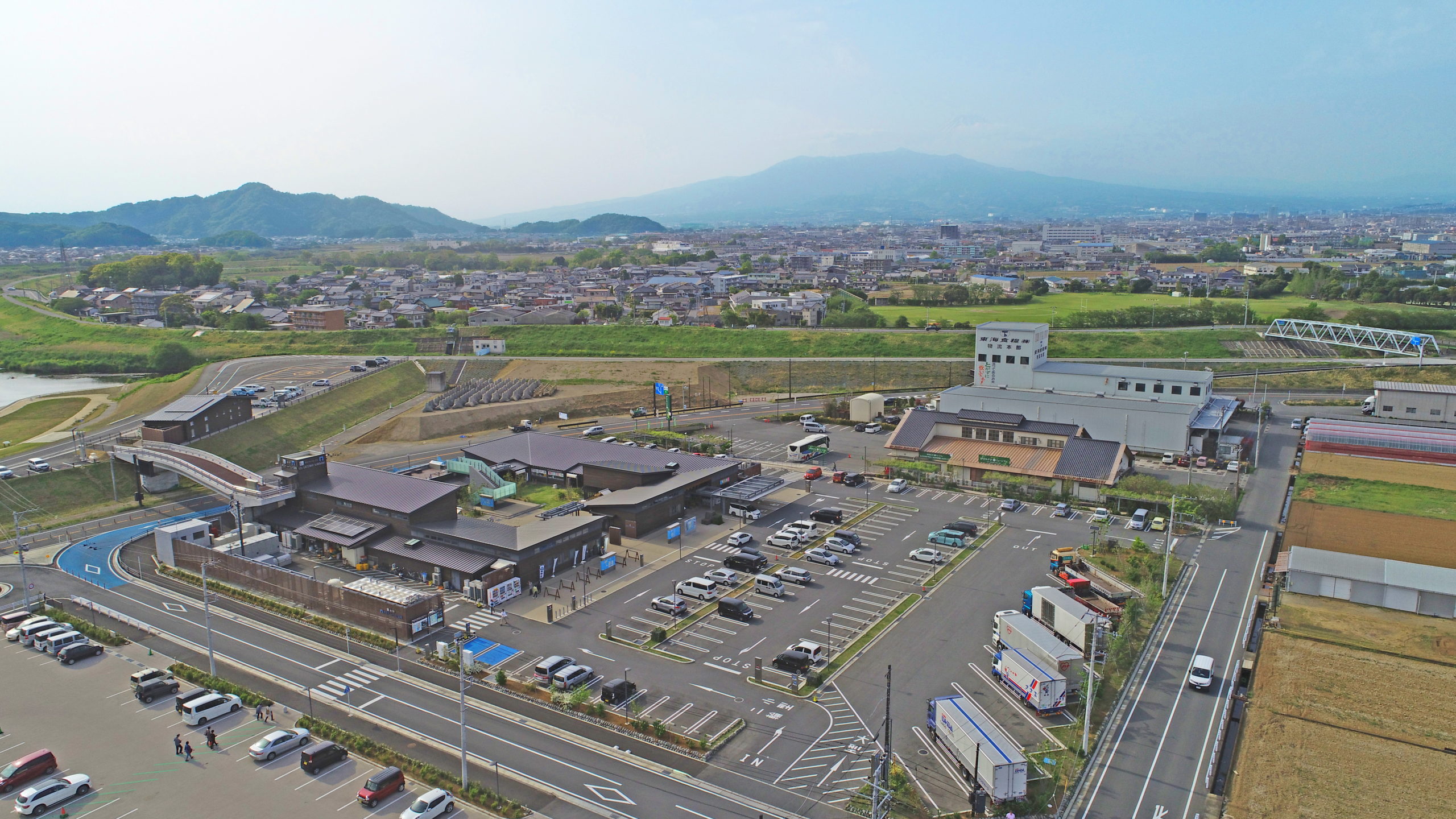 【函南町】主要幹線道路を活かした地域産業の活性化による安定雇用の創出とこれを支える人材を育て活かす事業